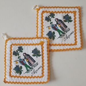 New Without Tags Set Of 2 Made In Portugal Pot Holders Or Hot Pads